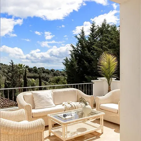 5 Bedrooms Villa Tranquilla. Refurbished New. High-End Vacations Estepona