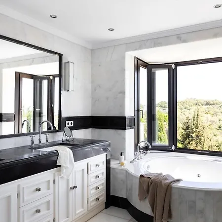 Villa 5 Bedrooms Villa Tranquilla. Refurbished New. High-End Vacations
