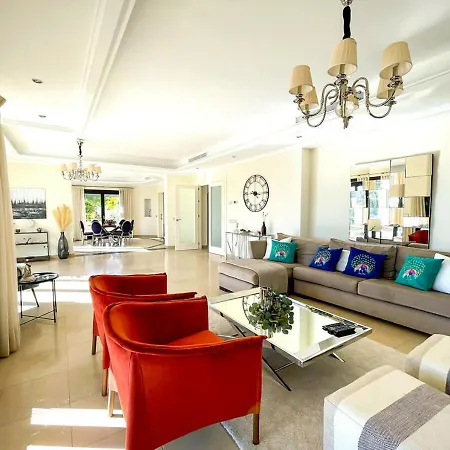 5 Bedrooms Villa Tranquilla. Refurbished New. High-End Vacations * Estepona
