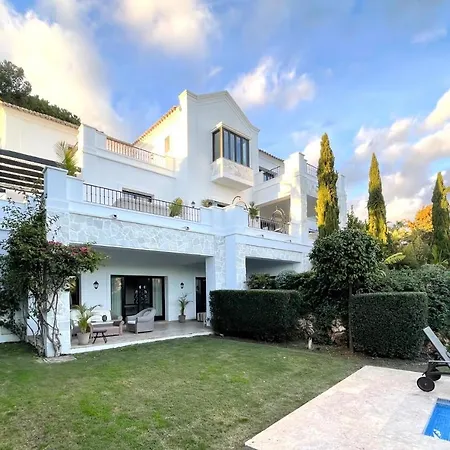5 Bedrooms Villa Tranquilla. Refurbished New. High-End Vacations Villa Estepona