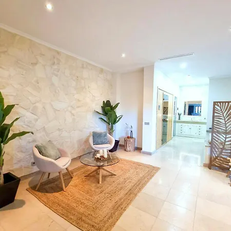 5 Bedrooms Villa Tranquilla. Refurbished New. High-End Vacations Villa *
