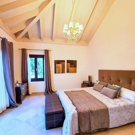 5 Bedrooms Villa Tranquilla. Refurbished New. High-End Vacations *