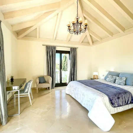 5 Bedrooms Villa Tranquilla. Refurbished New. High-End Vacations Villa